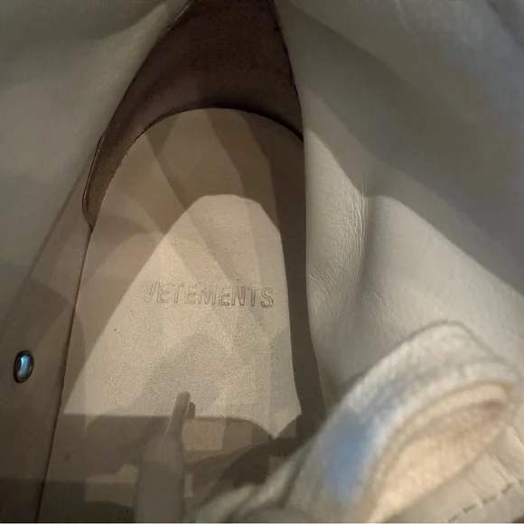 Vetements Emoji High-Top Sneakers - Picture 7 of 7